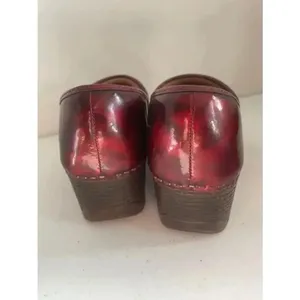 CLEARANCE Women's Melinda III GH‎ Bass Red Clogs Size 6M EUC! thumbnail 5