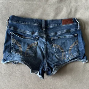 Hollister Low Rise Shorts 3” thumbnail 3