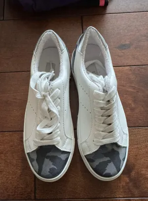 Steve By Steven madden Parody Camo, white, Lace-up Fashion Sneakers Women’s size 7 thumbnail 3