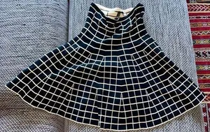 Anthropologie Lapis Short Reversible Black And Beige Skirt, Sz M thumbnail 1