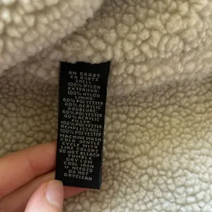 American Eagle Shelter Series Red Vest Sherpa Lined Size Medium Athleisure thumbnail 12