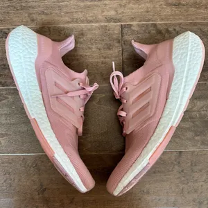 Adidas Ultraboost 22 Shoes thumbnail 2