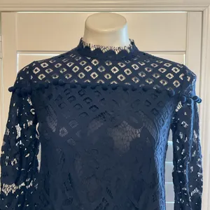 Old Navy Lace Dress thumbnail 2