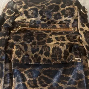 Leopard print backpack/purse
Brand new no‎ tags thumbnail 3