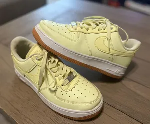 Nike Airforce 1s Sz 6.5 thumbnail 1
