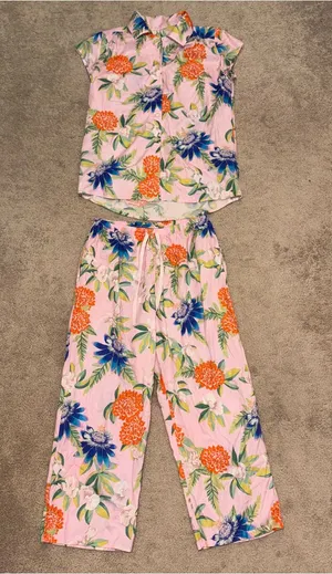 Women’s The Cat’S Floral Two-Piece Pajama Set Size: XS thumbnail 1
