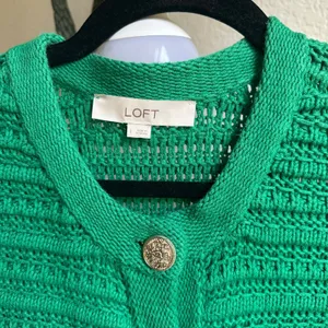 LOFT Women’s Green Chunky Crochet Cardigan Long Sleeve Sweater with Gold Buttons thumbnail 3