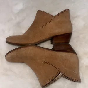 Jack Rogers Womens Suede Scalloped Trim Ankle Booties Brown Size 8.5 thumbnail 2
