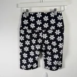 Levis Womens 2 Piece‎ Set Peach Daisy Crop Top Black Floral Biker Shorts Small thumbnail 9