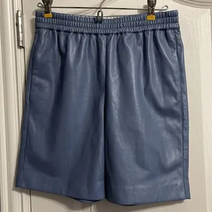Babaton Aritzia Smith Vegan Faux Leather Shorts Dusty Blue Minimalist High Waist thumbnail 2
