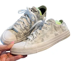 Converse Chuck Taylor All Star Womens 7 White Grey Camo Low Top Sneakers thumbnail 1