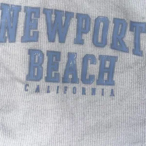 Hollister Newport Beach lace trim crop top thumbnail 2
