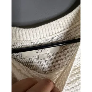 Ann Taylor Loft Women's Ivory Vertical Rib Sweater Long Sleeve M NWOT thumbnail 3