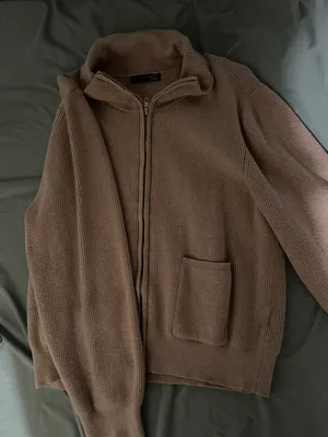 pink sweater Size L thumbnail 1