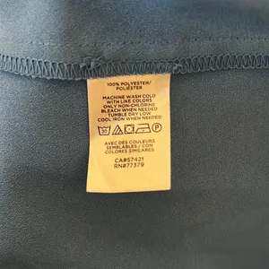 Ann Taylor satin sleeveless blouse in blue in size Medium thumbnail 5