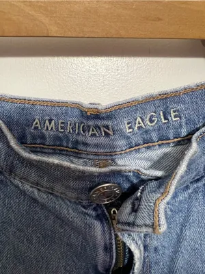 American Eagle Outfitters Light Blue 90s boyfriend short size 14 thumbnail 8