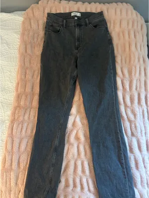 Abercrombie The Slim Straight Ultra High-Rise Jeans Curve Love thumbnail 3