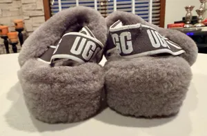 UGG | Women's Fluff Yeah Slide slippers. Size: 9 thumbnail 6