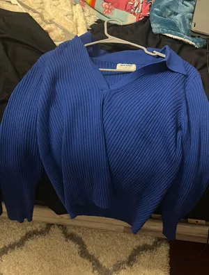 Old Navy Sweater thumbnail 1