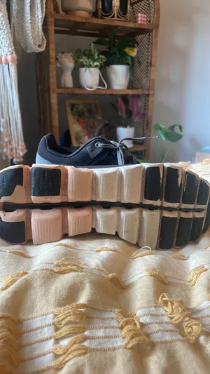 On Cloud Running Shoes thumbnail 7
