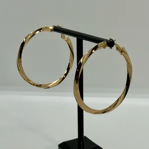 Daisy‎ Fuentes Elegant Large Solid Gold Tone Hoop Earrings NWT thumbnail 3