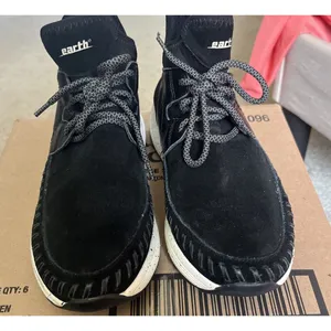EARTH Jaunt Black Suede Casual Walking Sneaker Boot Woman’s 8 Leather thumbnail 2