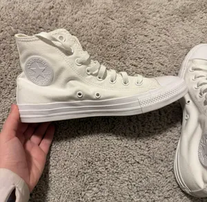 White Size 9.5 thumbnail 2