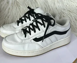 Vans “Lani” size 8 leather vintage white black thumbnail 1
