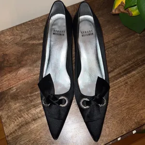 Stuart Weitzman Womens 6.5 Lazo Black Satin Kitten Heel Pointed Toe Shoes Formal thumbnail 4