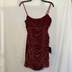 Lulus‎ Size Small Happy Ours Berry Red Velvet Ruched Bodycon Mini Dress NWT thumbnail 2