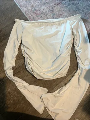 Edikted Off-Shoulder Long Sleeve Ruched Top in White thumbnail 3