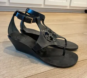 Tory Burch Women’s Zoey Wedge Thong Sandal Black Size 5.5 thumbnail 1