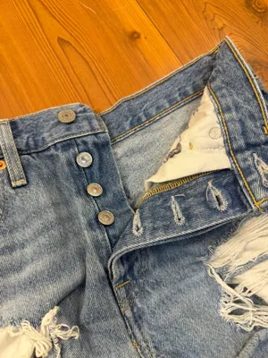 Levi's Premium 501 Original Distressed Cutoff Denim Shorts Light Wash Size 26 thumbnail 3