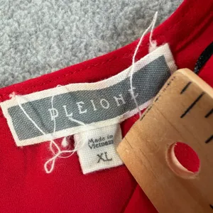 Pleione Women's XL Red Long Sleeve V-Neck Blouse Keyhole Back Top thumbnail 5