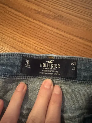 Hollister High-Rise Flare Jeans thumbnail 4
