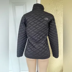 The North Face Women's Black Puffer Jacket thumbnail 3