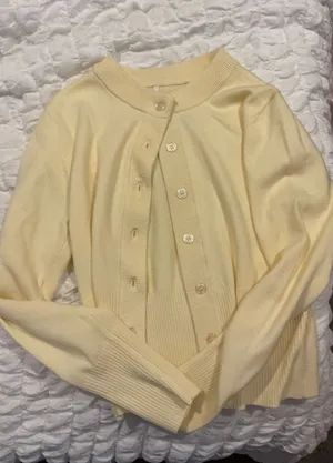 Forever 21 Sweater thumbnail 1