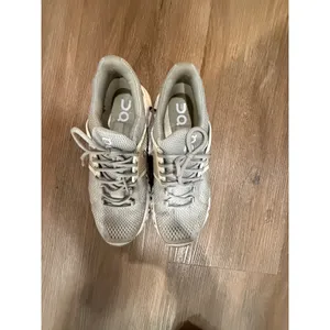 On Cloudswift Grey White Running Shoes Womens Size‎ 8 Swiss Engineering Sneakers thumbnail 5