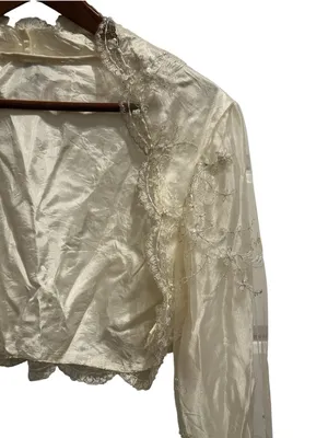 VTG Cream Embroidered Sequin Bolero Jacket Scalloped Edwardian Cottage Bridal thumbnail 4