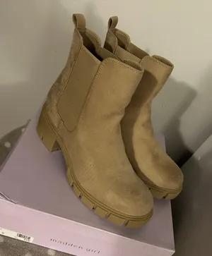 Boots thumbnail 1