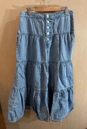 Women’s Maurices Light Blue Denim Tiered Button-Front Maxi Skirt Size 4 thumbnail 1