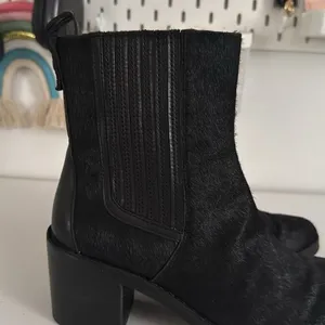 UGG Camden Exotic Chelsea Boots EUC thumbnail 3