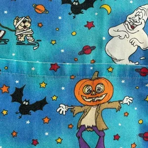 Vtg 90s Eureekas Castle Halloween Scrub Top small Cute Cartoon Teal Blue Nurse thumbnail 4