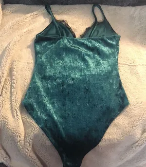 🎉4 for $20 A3 Design Green Velvet Bodysuit, size small thumbnail 3