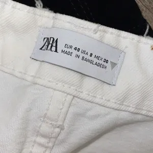 Zara Womens Frayed Hem High Rise Button Fly Denim Shorts‎ White Size 8 thumbnail 5