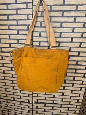 Baggallini gold handbag thumbnail 2