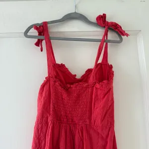 NSR Red Sleeveless Sweetheart Neckline Midi Dress with Tie Straps size XSmall thumbnail 4