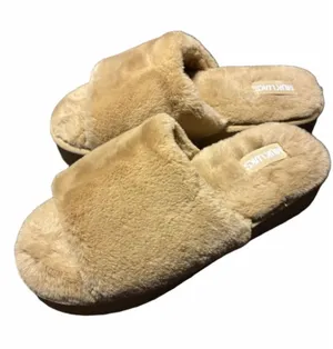 Women's MUK LUKS Faux Fur Slippers Beige Size 7.5 thumbnail 1