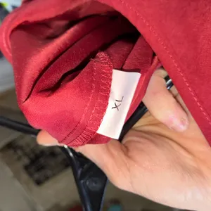 Relaxed Crimson Linen thumbnail 4