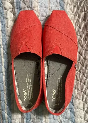 Toms Women's Classic Slip-On Canvas Shoes in Coral thumbnail 1